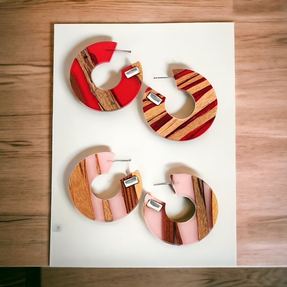02167 Wood & Resin Hoop Earrings